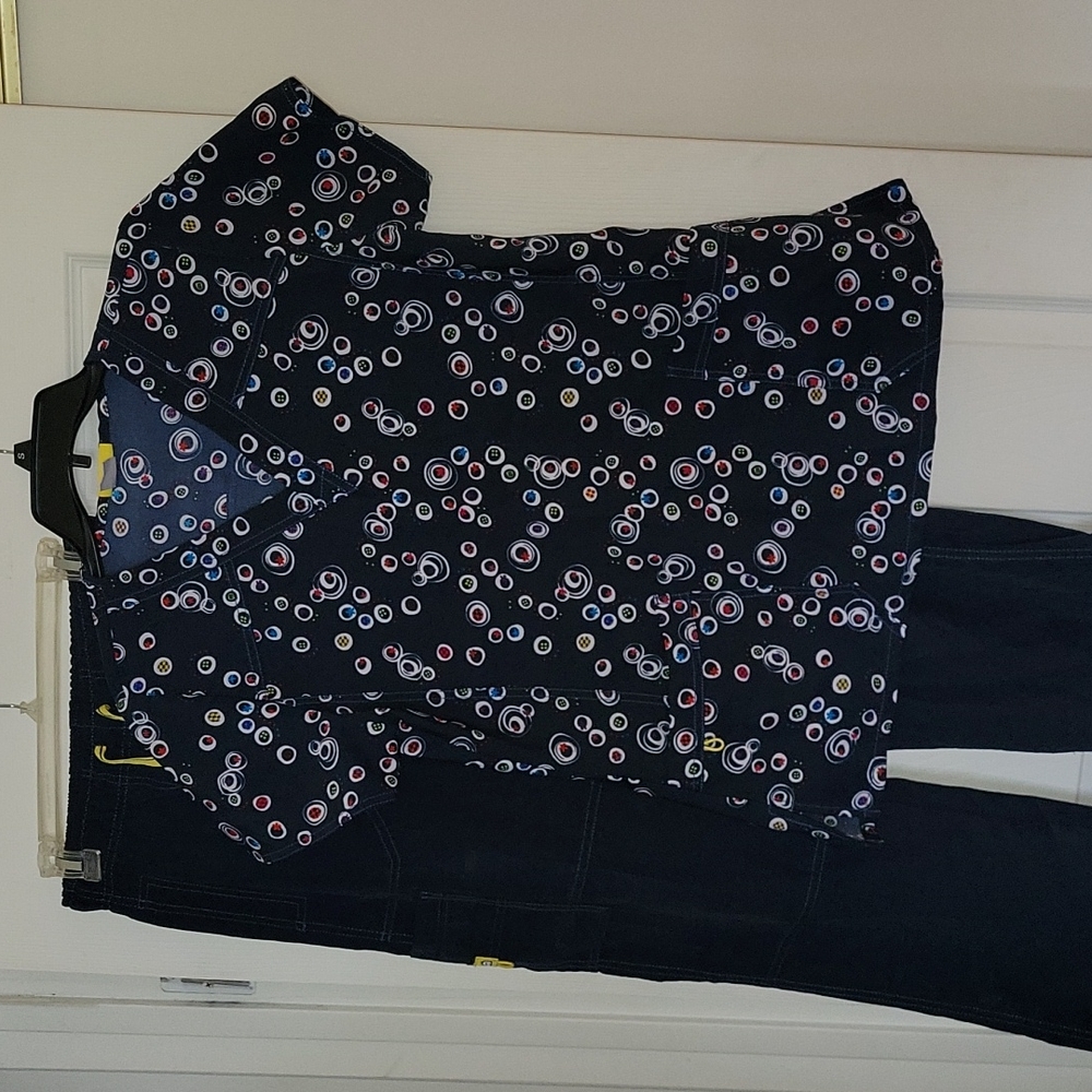 Wonder wink scrubs
